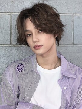 ユーフォリア 渋谷グランデ(Euphoria SHIBUYA GRANDE) センターパート　ニュアンスパーマ　ヌードベージュ　MOMO