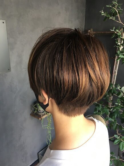 人毛 ハンドカット　マッシュボブ　少し明るめブラウン Ｍサイズ 小頭・首すっきりを叶える！ 目力UPでミニマムな大人のマッシュ