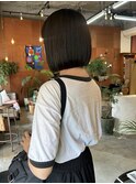ブリーチなしオリーブグレージュパツっと切りっぱなしミニボブ