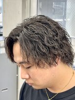 オーバル ジングウマエ(OVARL jingumae) ミディアムウルフ縦落ちツイストスパイラルパーマ