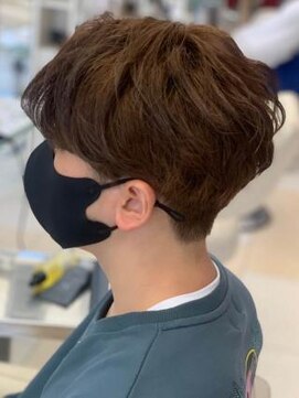 ミーティア バイ クアトロ(Meteor By QUATRO) モテブラウン★束感メンズショート