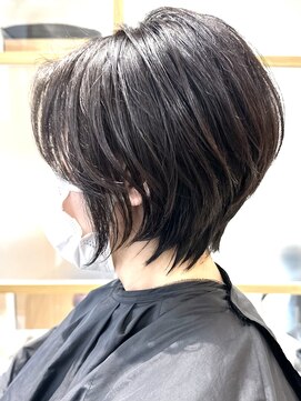 パティオン(PATIONN) 頭のかたちが良く見えるトップふんわり前下がりショート