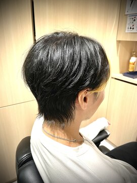 リバティシェアバーバー 銀座(LIBERTY SHARE BARBER) ナチュラルセンターパート/メンズウルフ/ウルフカット