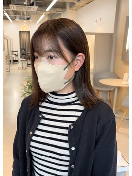 シダ(sida SAIIN) 20代30代大人綺麗ハイライトベージュ切りっぱなしストレート