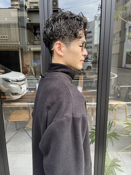 ヘアー アイス ルーチェ(HAIR ICI LUCE) 無造作センターパートパーマ 2wayマッシュ可能 / 井上