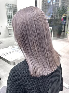 イリ(iLi) 【iLi×Ryong】グレーシルバー/ケアブリーチ