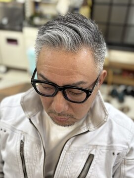 ふかくさ 王道白髪ショート