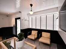 バーバー ミキ 塚本(BARBER MIKI)の雰囲気（店内は懐かしい昭和風BARBERを現代風にアレンジ）