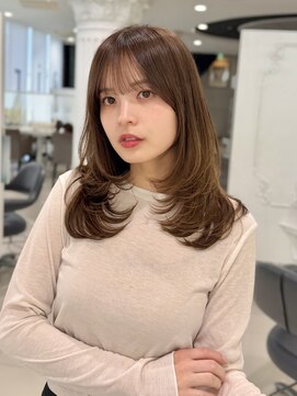 エアー 青山(AIR) ハッシュカット顔まわりレイヤーカットオリーブベージュ