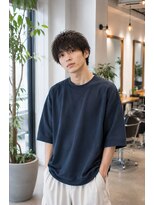 MEN's Baguz MEN'Sカット/ MEN'Sパーマ/ MEN'Sカラー 濡れ感カーリー×束感メンズマッシュ韓国風ニュアンスパーマ