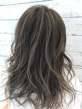 スパーク ヘアアンドフェイス(Spark HAIR&FACE) サマーフェミニンスタイル×ハイライト２　Spark[柳澤　陽光]