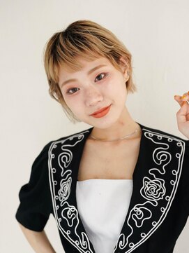 ジュール サウス 新宿南口(Joule South) ミディアムヘア/斜めバング/グレージュカラー/新宿駅