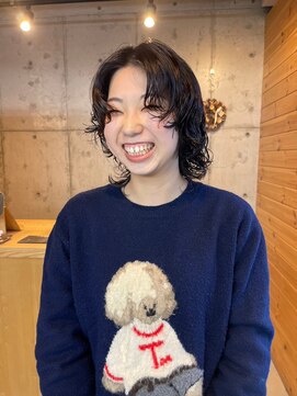 カフネ ジュントス ヨロ(Cafune' juntos YOLO) パーマ/ウルフ/センターパート