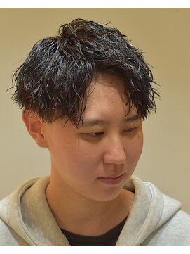 フリーク バーバーショップ 都島店(FREAK BARBER SHOP) 黒髪縦落ちツイストスパイラルパーマコンマバング