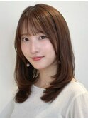 顔周りレイヤーカットくびれヘアミルクティーベージュカラー