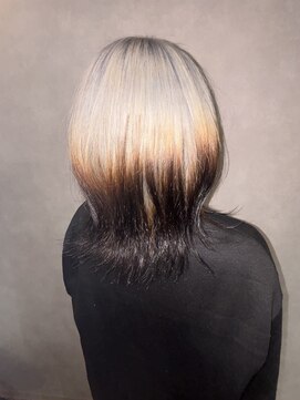 アルレン(Allen) ルーツカラー/ホワイトブロンド「宇都宮/ブリーチ」