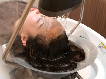 ヘッドスパ  MEGUMUの写真/静寂に包まれた個室で過ごす自分だけの時間。極上のヘッドスパが、忙しい日々を忘れる癒しをお届けします。