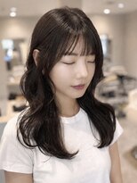 ウル(uru)&nbsp;顔まわりカット韓国レイヤーカット艶グレージュカラー
