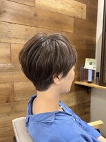 ルームスヘアー カラーベース(Rooms Hair Color Base)&nbsp;くせ毛を活かした大人のショートヘア