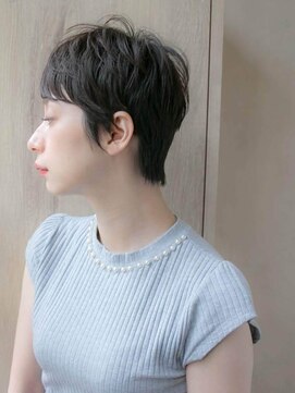 ルティア(Lutia) ジェンダーレス 暗髪 小顔★★