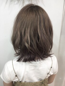 アスター(astar) 【Astar】スモークミルクティーベージュ セミディ 外ハネ