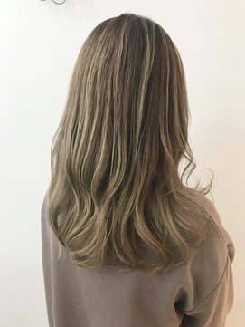 ノルン バイ シェリッシュ(Norn by sheriche) ミルクティーベージュ