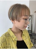ハイトーン刈り上げショート