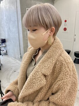 ソーコ 渋谷(SOCO) ハイトーンホワイトベージュグレージュケアブリーチ