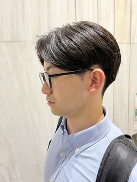 オーパスクリエ (OPUS CREER) メガネと相性◎2ブロック刈り上げ毛流れセンターパート!!