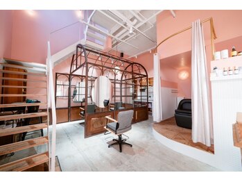 ウル 南草津店(URU)の写真/寛げる贅沢なプライベート空間で、一人一人に寄り添ってカウンセリング、施術をご提供いたします。