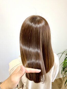 ティエヘアー(tie hair)の写真/普通のトリートメントとひと味違う髪質改善メニューが当店のイチオシ◎髪の芯から潤いを与えます。