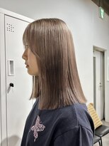 ジーニー 横浜(giinii) ミルクティーベージュ