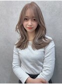 ダメージレスなブリーチで艶々ハイトーンに