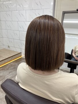 エム(M) 切りっぱなしボブ