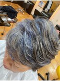 グレイカラー×白髪ぼかしハイライト