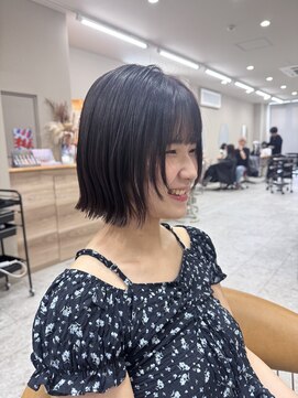 シカ 神戸三宮元町店(Cica) ボブ 切りっぱなし レイヤー 顔まわり ウルフ 三宮 元町