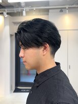 エース(ACES)&nbsp;毛流れセンターパートニュアンスパーマフェザーパーマ刈り上げ