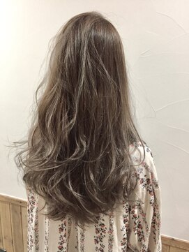 ノーム 横浜(NORM) グレージュハイライト