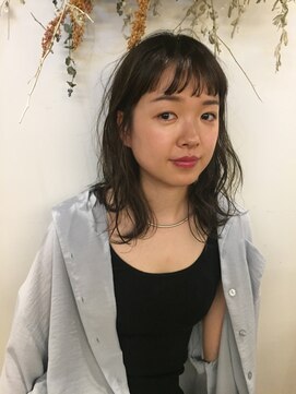 ロティー(loty) 大人かわいいオン眉×レイヤーミディアム