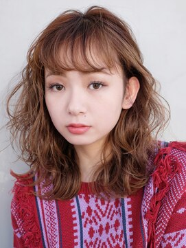 アルバム 銀座(ALBUM GINZA) レイヤースタイル_ウェーブパーマフォギーベージュ耳かけ_97019