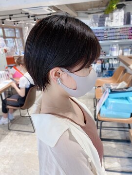セラ バイ ユーレルム(SerA by U-REALM) 小顔マッシュショート　担当　佃