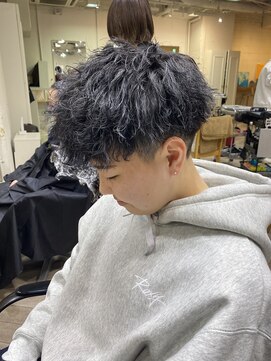 エル(EL by green) 《tomi》刈り上げショート×ツイストスパイラル