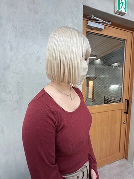 リアン(Lien) ショートボブ/ストレート×ハイトーンホワイト