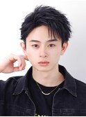 アップバング(ツーブロック)刈り上げ短髪ツイスト耳掛け