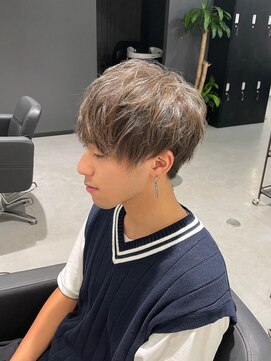 メンズサロン キング 高槻店(Men’s salon K!ng) 波巻きツイストスパイラルパーマ/フェザーパーマ/眉毛/メンズ