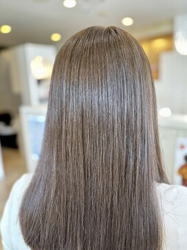 アドラーブル はなみずき店(adorable) 20代30代トリートメント髪質改善透明感ロング夏カラー秋カラー