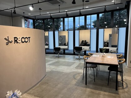 ルート(R3OOT)の写真