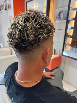 クロップヘアークリエイティブ メンズパーマ