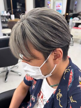 バース 梅田中崎町店(BIRTH) シルバーメッシュ金メッシュブリーチダブルカラーセンターパート