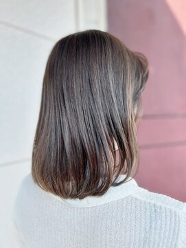 カラーズアンドロッソ(Colors&Rosso) オリーブベージュミディアムボブ